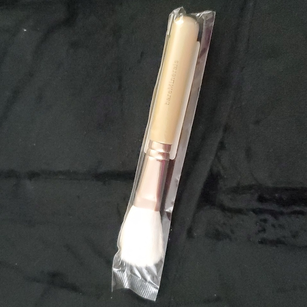 BareMinerals Tapered Blush Brush
